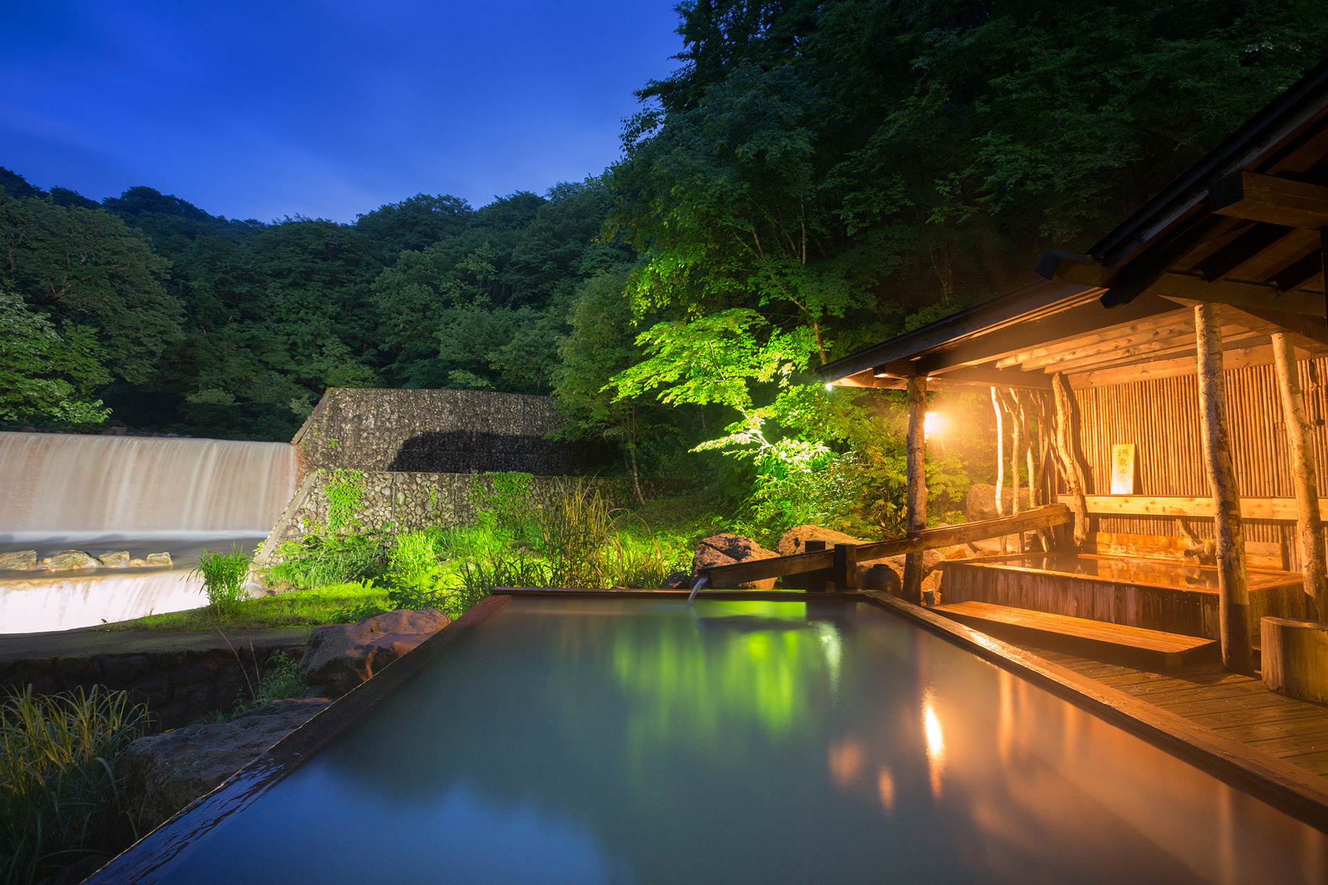 Taenoyu ryokan at Nyuto Onsen, where two mountain waters meet