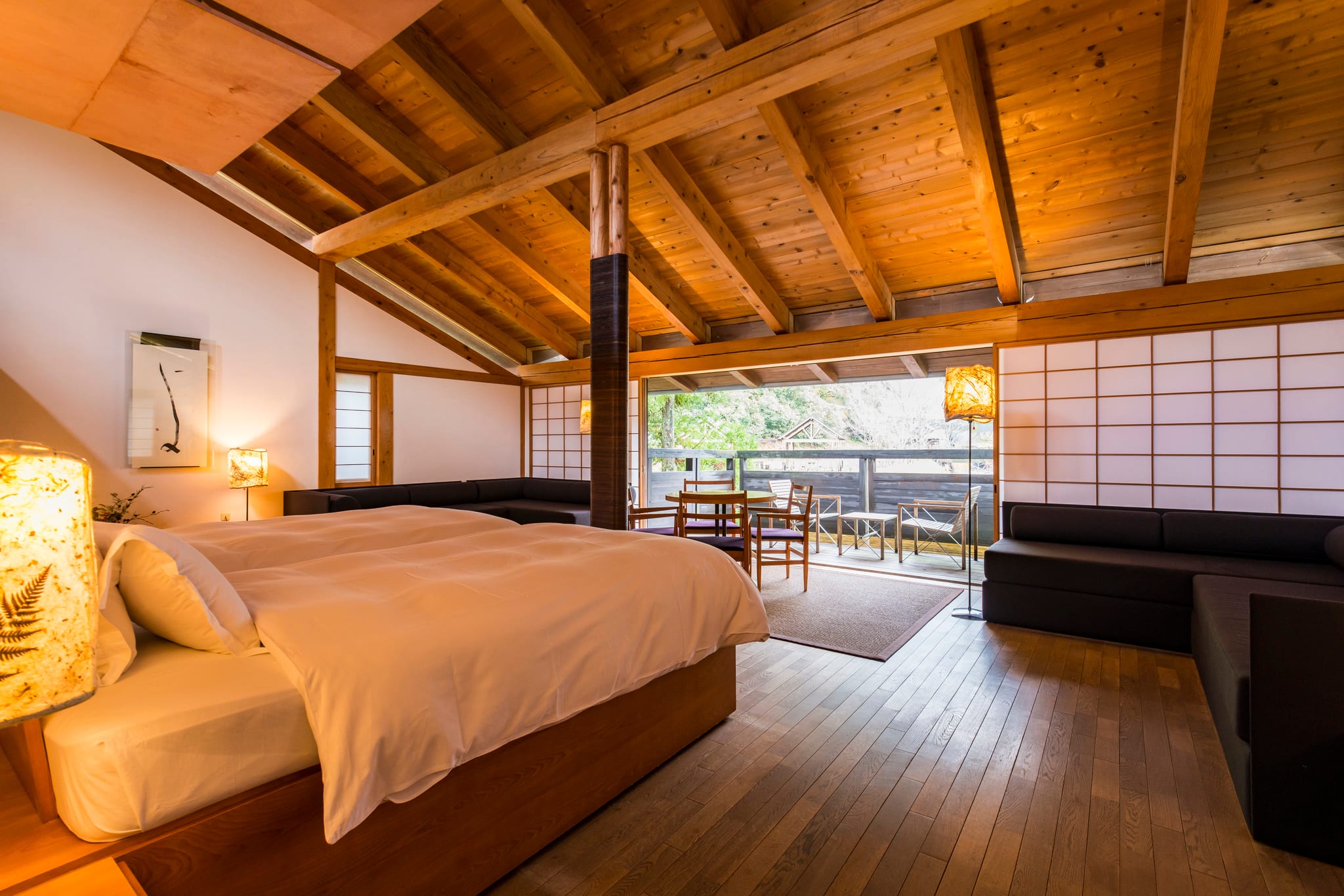 Kuramure's antique-furnished ryotei above Otaru